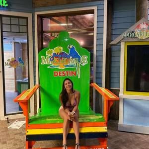 Meet your Posher, Alexandra